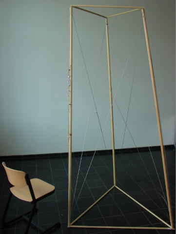 Frame with tensegrity structure